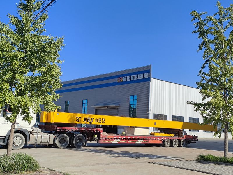 株洲某工程服務(wù)公司，選用我公司歐式雙梁起重機(jī)