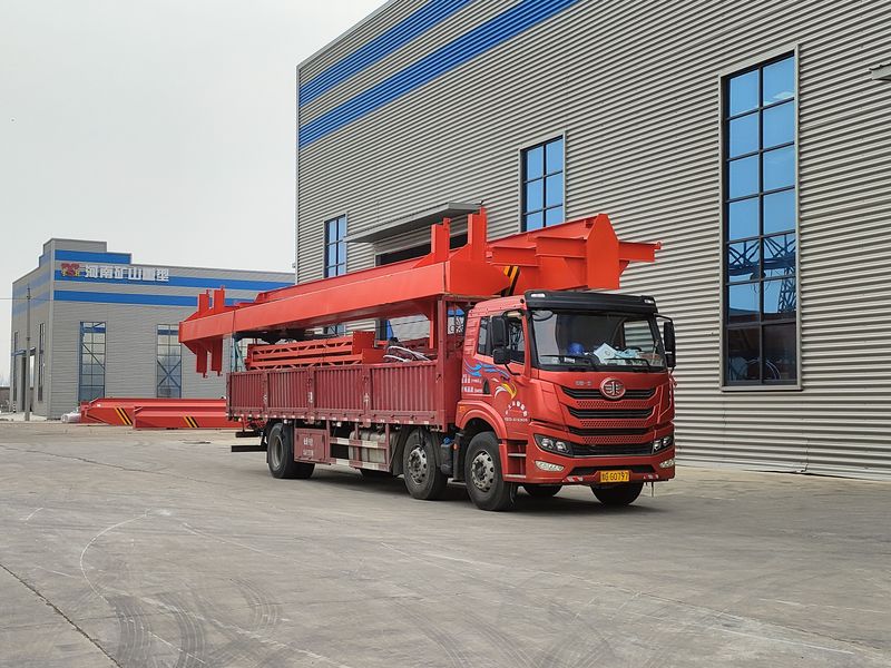 2臺電動葫蘆門式起重機(jī) MHxh10t—13m 發(fā)往河南焦作交付客戶使用。