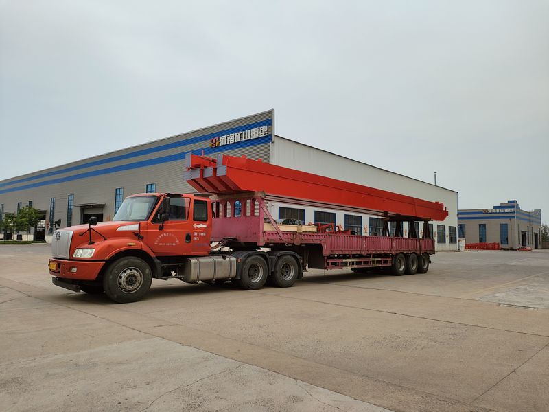 電動葫蘆橋式起重機(jī) 3臺 LH5t-17m 制作完成，發(fā)往河南漯河交付客戶使用。